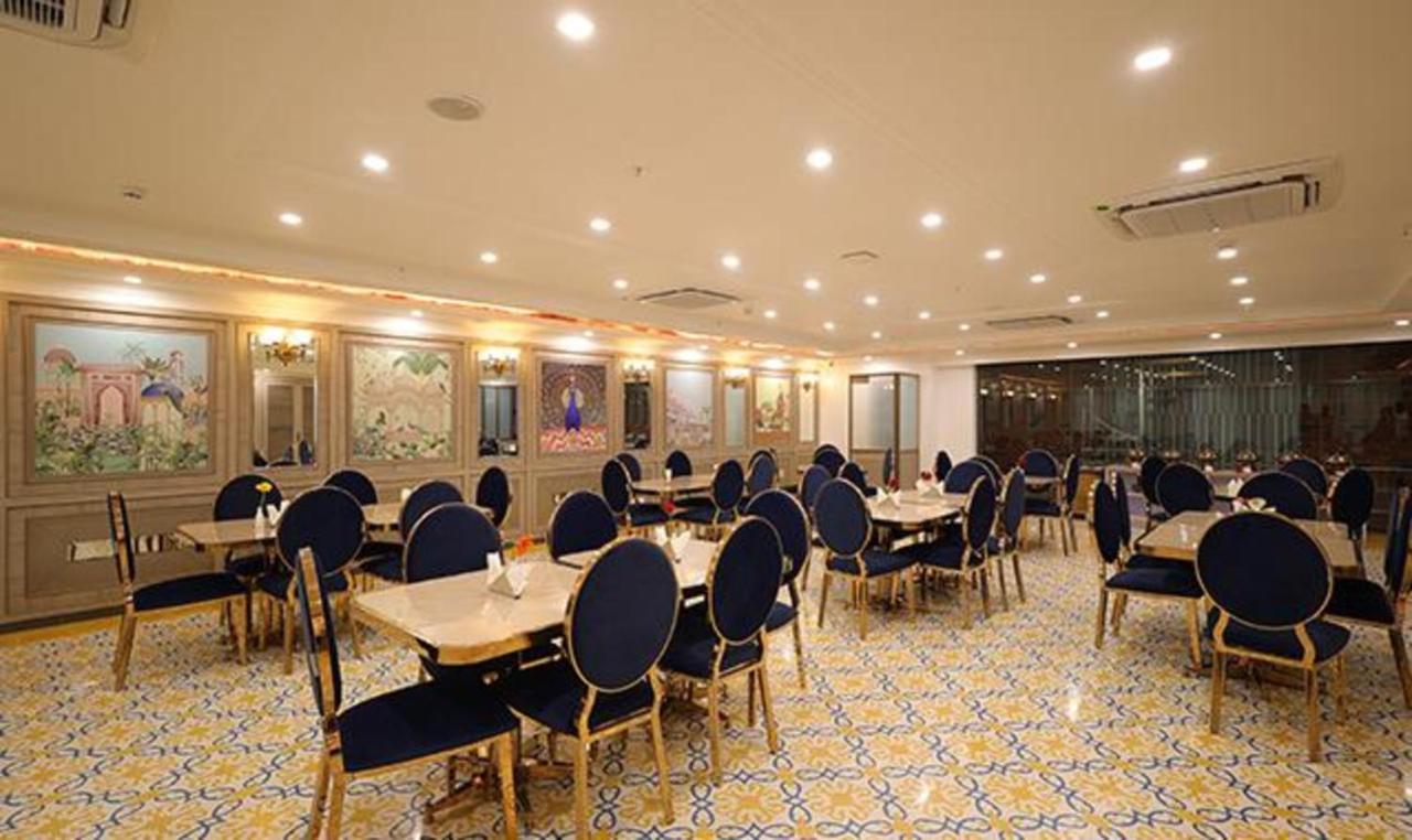 Fabhotel Prime Hampton By Ic'S Noida Exterior photo