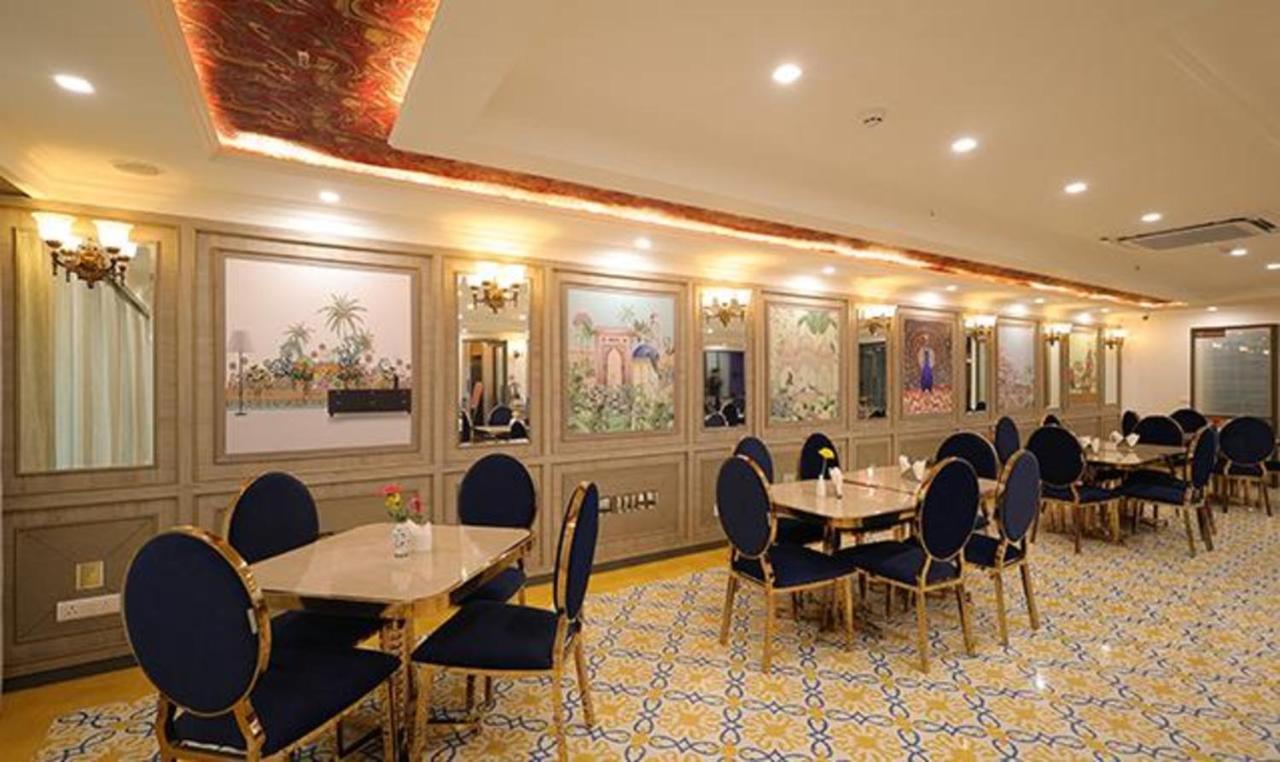 Fabhotel Prime Hampton By Ic'S Noida Exterior photo