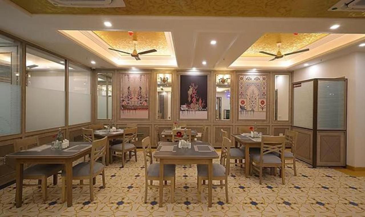 Fabhotel Prime Hampton By Ic'S Noida Exterior photo